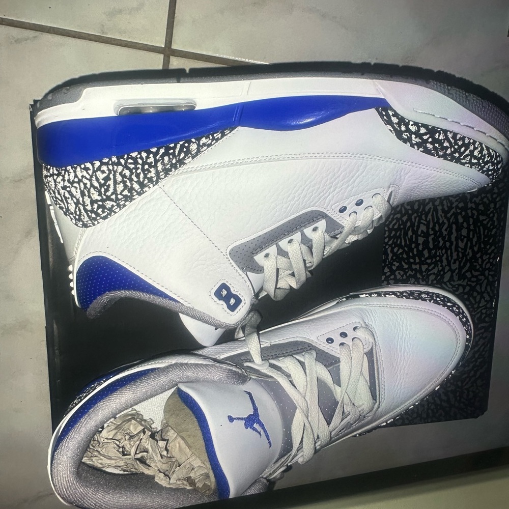 Mens sneakers sizes 10.5,11,11.5